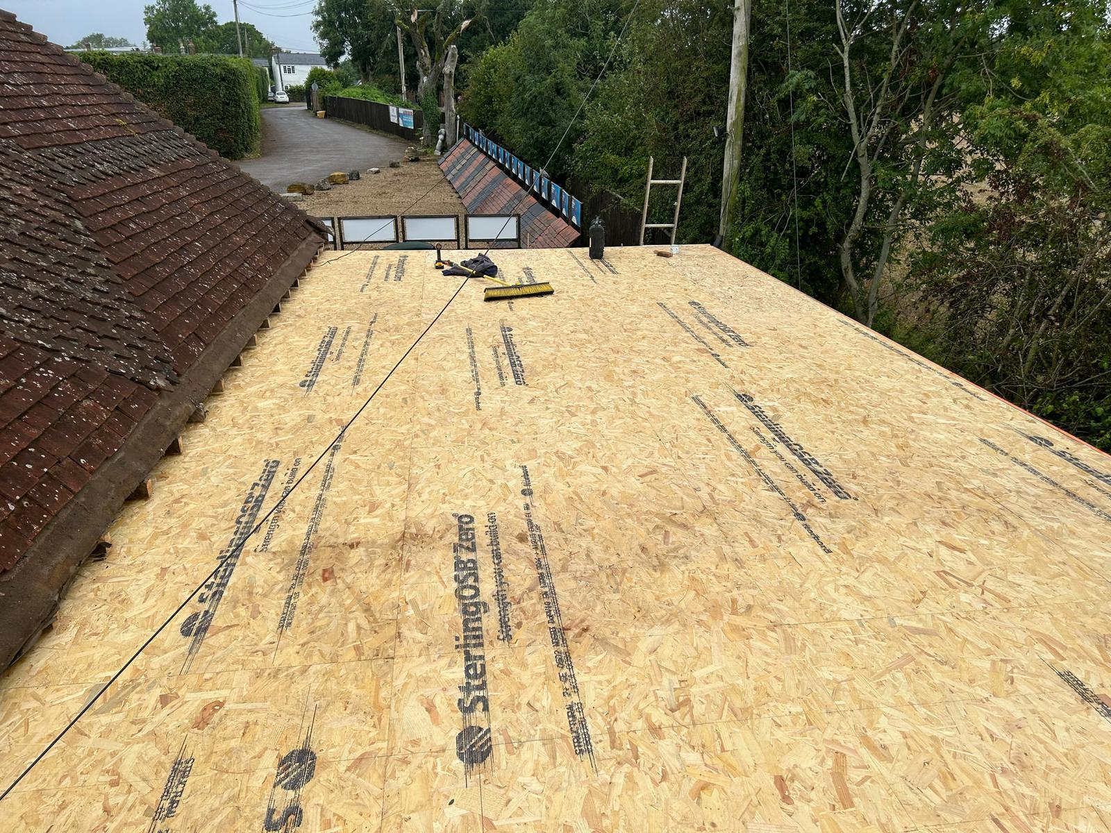Clean flat rubber roof with drainage in Buckinghamshire