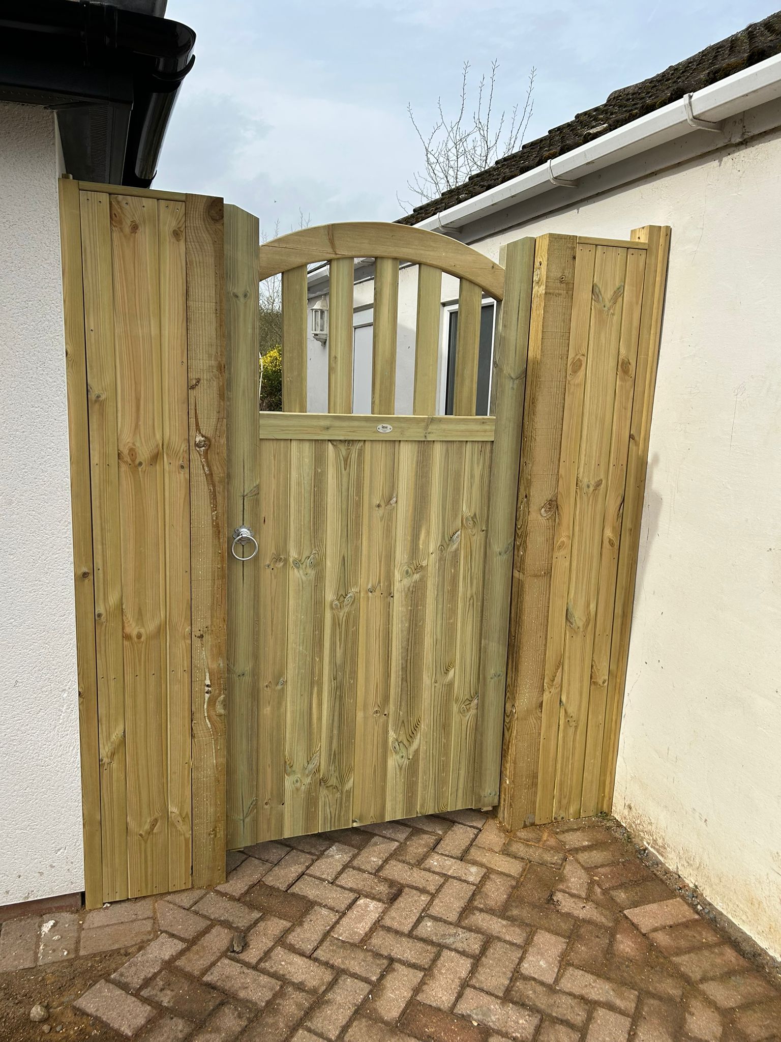 Fencing and gates buckinghamshire